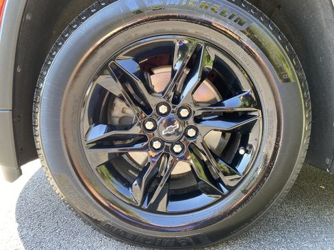 Used 2023 Chevrolet Traverse LT w/ Midnight/Sport Edition FWD image 41