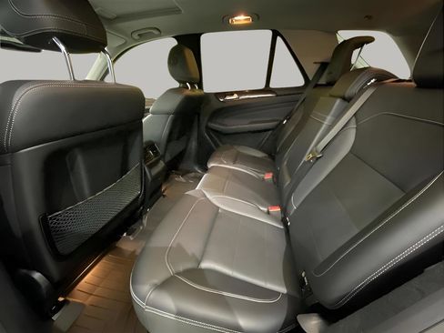 Used 2015 Mercedes-Benz ML 250 BlueTEC 4MATIC w/ Premium 1 Package image 12