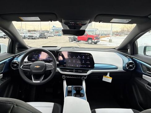 New 2026 Chevrolet Equinox EV LT image 19