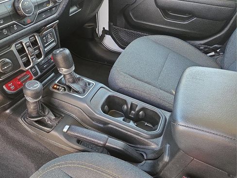 Used 2025 Jeep Wrangler Unlimited Sport AWD/4WD image 10