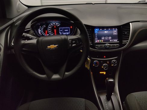 Used 2020 Chevrolet Trax LS FWD image 22