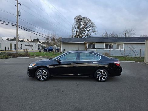 Used 2017 Honda Accord EX image 8