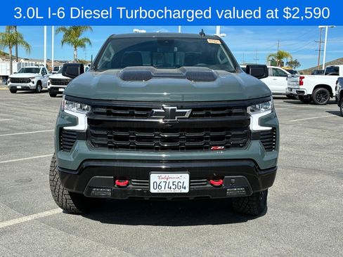 Used 2025 Chevrolet Silverado 1500 LT Trail Boss w/ Convenience Package II image 2
