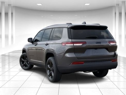 New 2025 Jeep Grand Cherokee L Altitude image 3