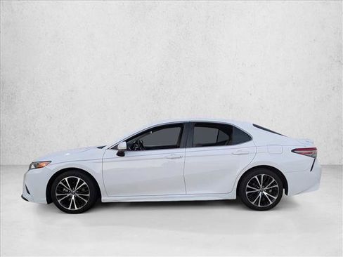 Used 2018 Toyota Camry SE image 8