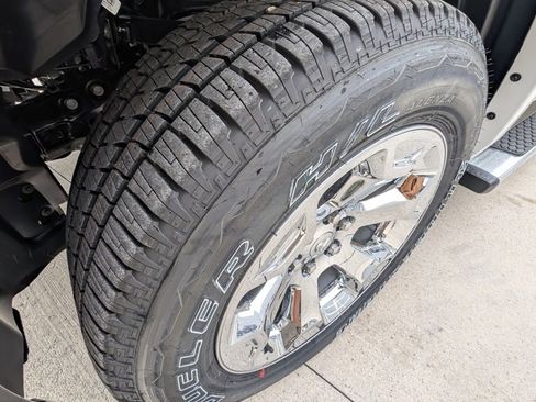 New 2026 RAM 1500 4x4 Crew Cab image 47