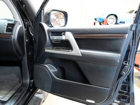 Used 2019 Toyota Land Cruiser image 84