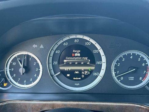 Used 2013 Mercedes-Benz E 350 4MATIC Sedan image 28