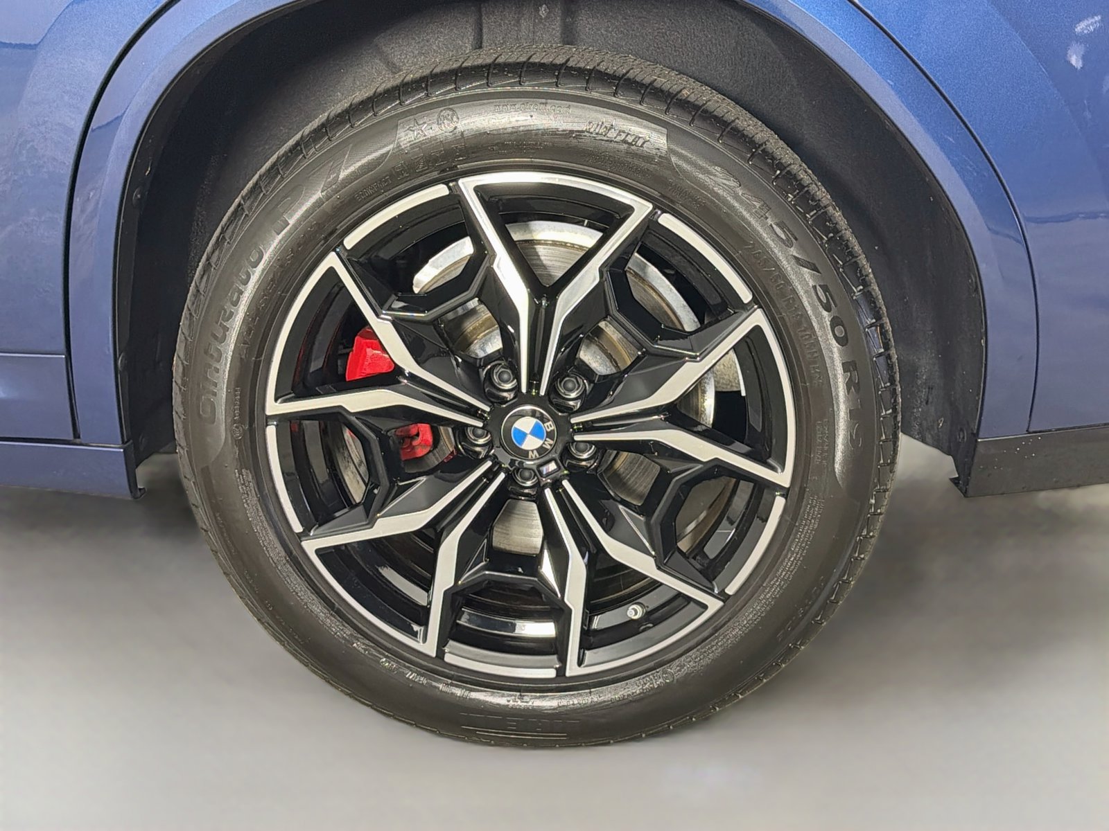 Certified 2025 BMW X4 M40i w/ Premium Package AWD/4WD image 33