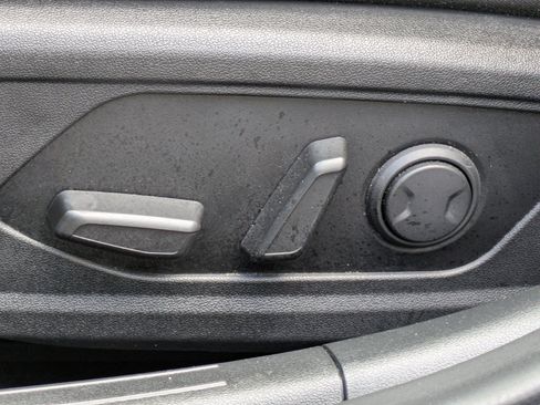 Used 2022 Hyundai Elantra SEL w/ Convenience + Premium Package FWD image 16