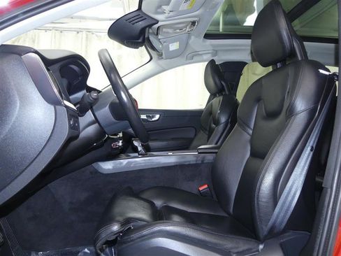 Used 2019 Volvo XC60 T5 Inscription image 22
