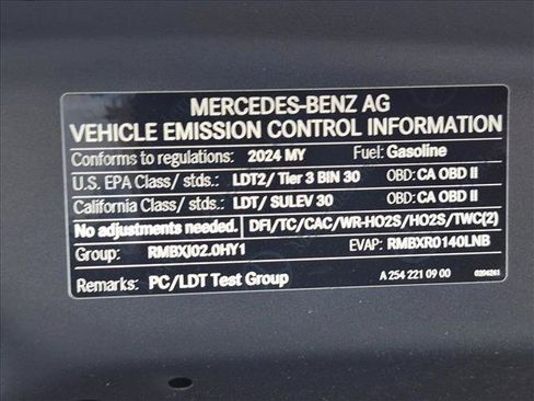 Used 2024 Mercedes-Benz GLC 300 4MATIC image 23