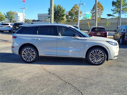 Certified 2022 Lincoln Corsair AWD w/ Equipment Group 101A image 23