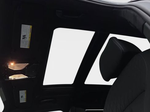 New 2026 BMW X7 M60i image 30