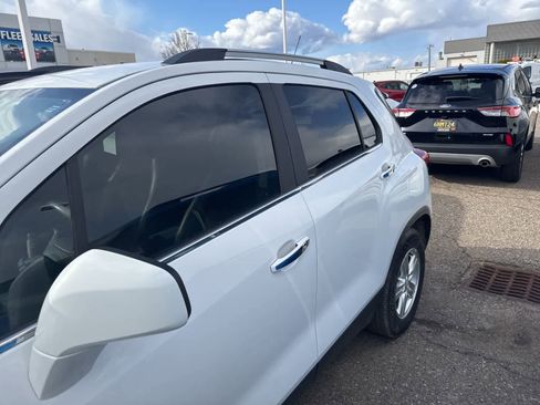 Used 2017 Chevrolet Trax LT w/ LT Convenience Package image 19