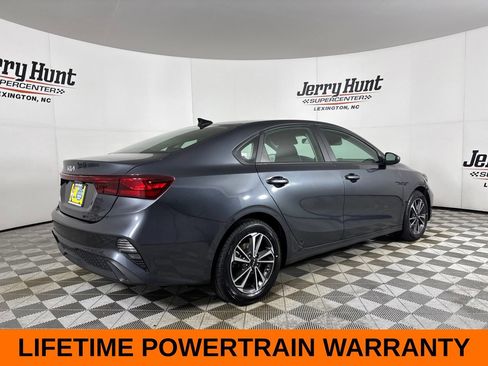Used 2024 Kia Forte LXS FWD image 5