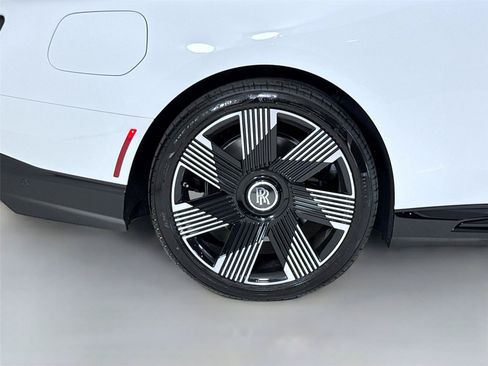Used 2025 Rolls-Royce Spectre AWD/4WD image 36