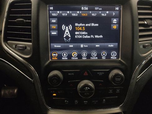 Used 2018 Jeep Grand Cherokee Overland RWD image 25