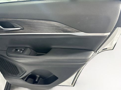 Used 2023 Jeep Grand Cherokee Limited w/ Black Appearance Package image 30