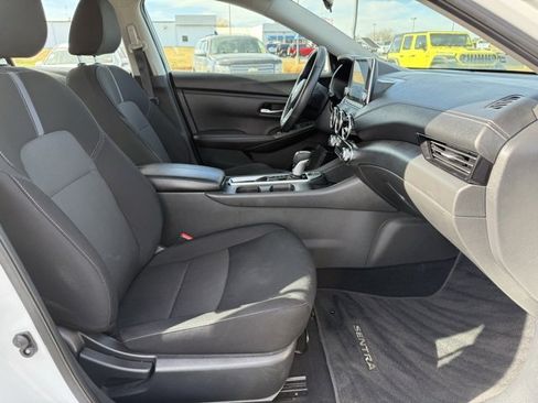 Used 2021 Nissan Sentra SV image 9