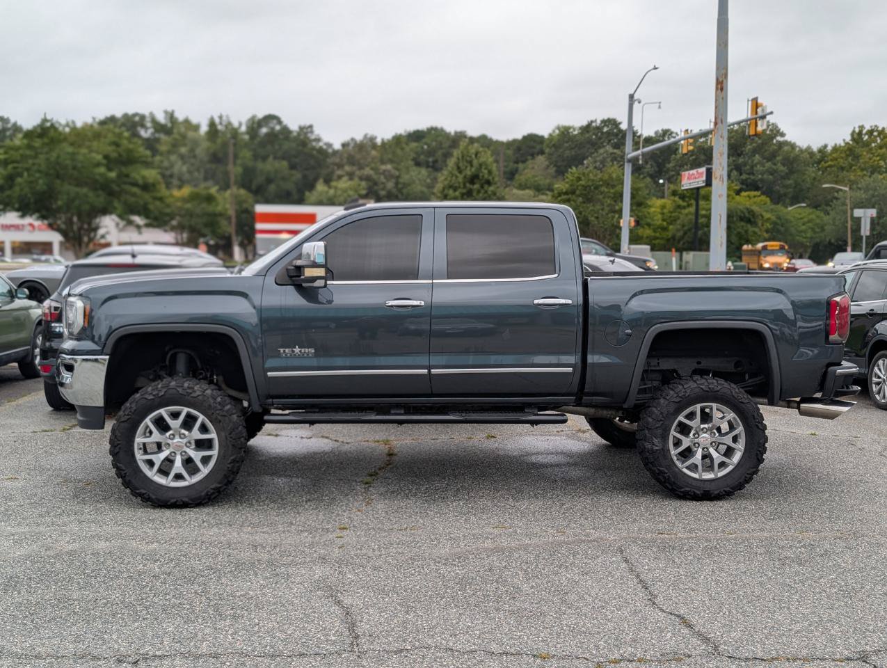 Used 2018 GMC Sierra 1500 SLT w/ Texas SLT Premium Package RWD image 2