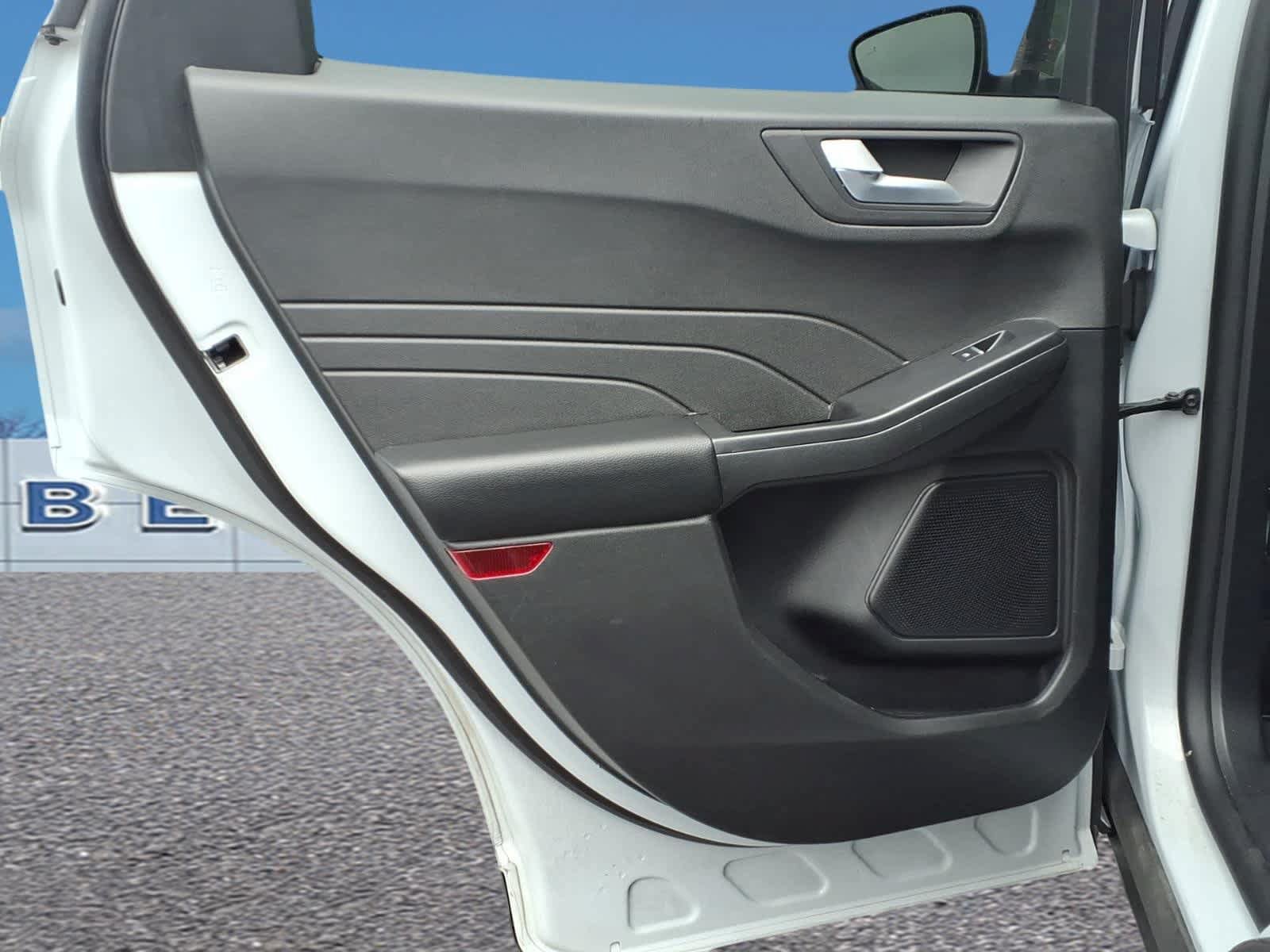 Used 2025 Ford Escape ST-Line Select AWD/4WD image 28