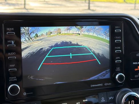 Used 2022 Toyota Highlander XLE image 26