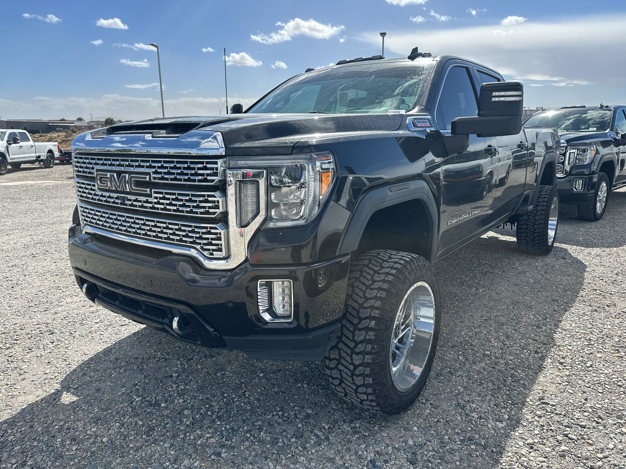 Used 2022 GMC Sierra 2500 Denali w/ Denali Ultimate Package AWD/4WD image 1