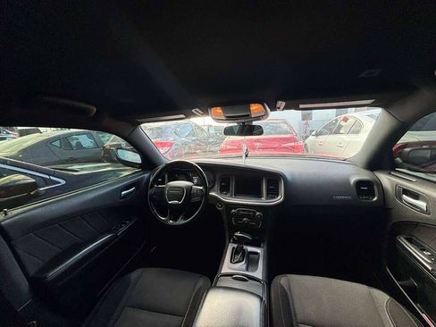 Used 2022 Dodge Charger SXT w/ Blacktop Package RWD image 5