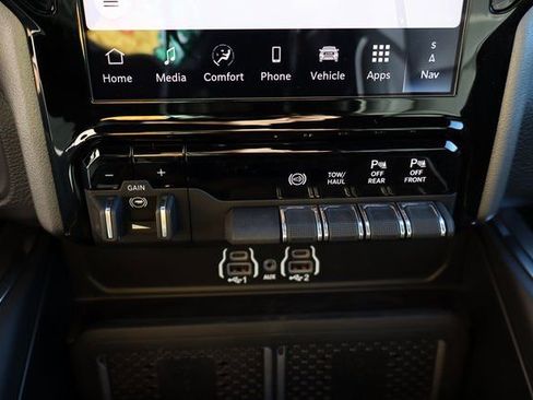 Used 2025 RAM 2500 Laramie image 29