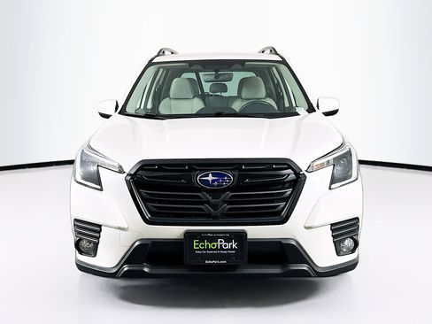 Used 2023 Subaru Forester Premium AWD/4WD image 2