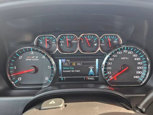 Used 2018 Chevrolet Silverado 1500 LTZ Z71 w/ LTZ Plus Package AWD/4WD image 32