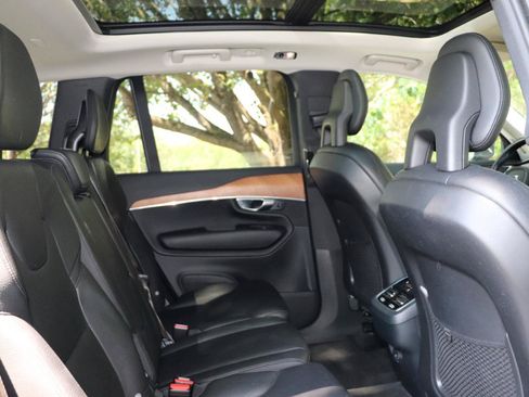 Used 2021 Volvo XC90 T6 Momentum AWD/4WD image 34