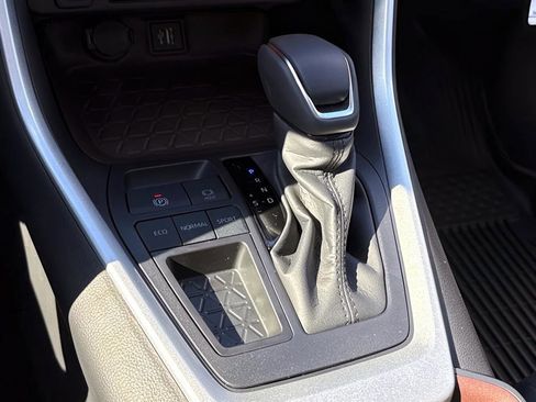 New 2025 Toyota RAV4 Limited image 13