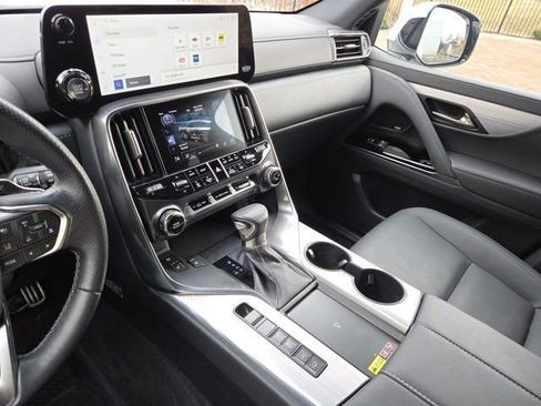 Used 2023 Lexus LX 600 F Sport image 36