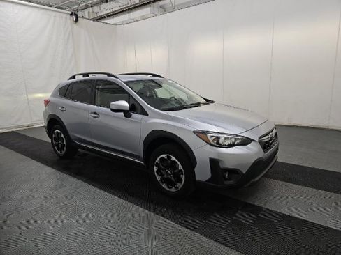 Used 2022 Subaru Crosstrek 2.0i Premium image 4