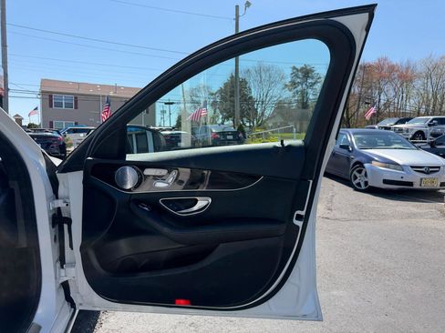Used 2019 Mercedes-Benz C 300 4MATIC Sedan image 21