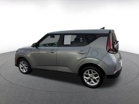 Used 2025 Kia Soul LX w/ LX Technology Package image 10