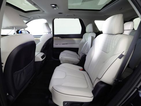 Used 2024 Hyundai Palisade Limited AWD/4WD image 19