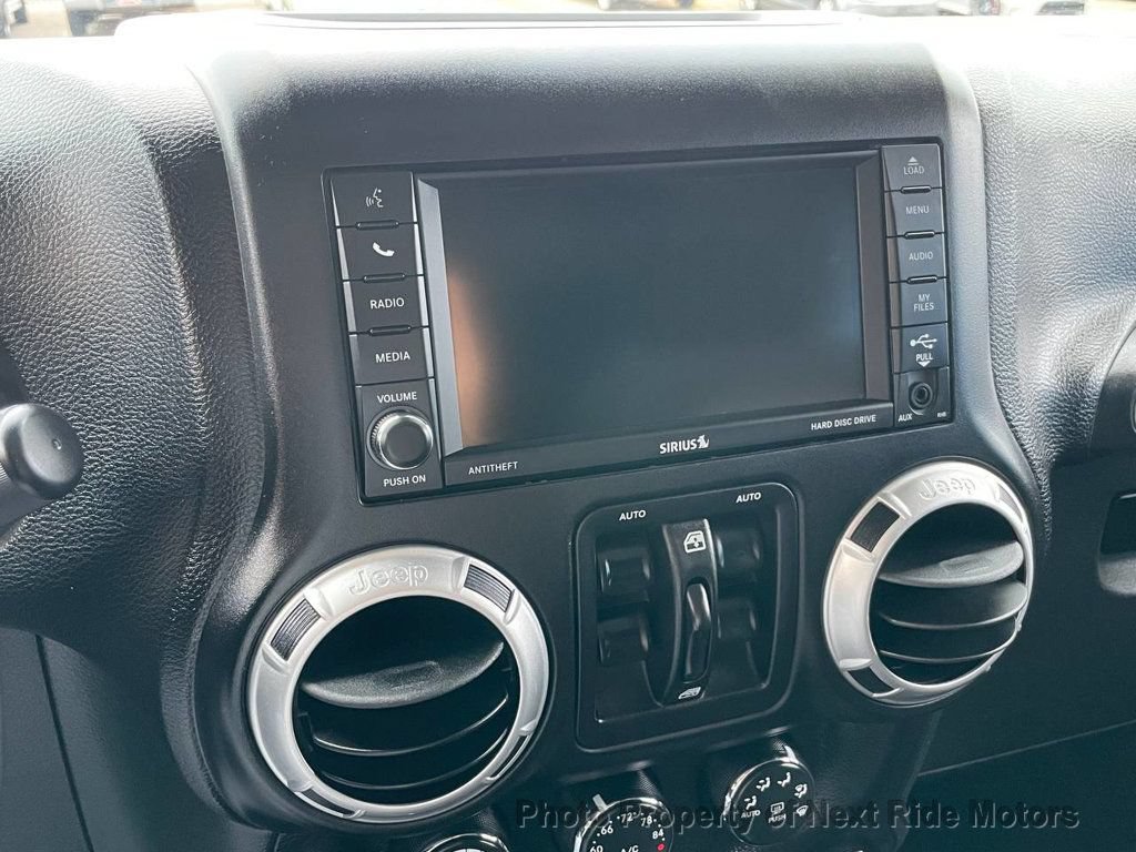 Used 2015 Jeep Wrangler Unlimited Rubicon w/ Connectivity Group AWD/4WD image 20