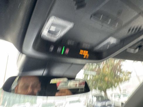 Used 2024 Cadillac XT4 Premium Luxury image 27