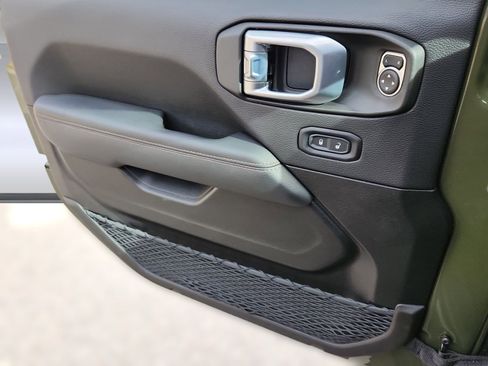 Used 2022 Jeep Wrangler Unlimited Rubicon w/ Trailer Tow Package image 6