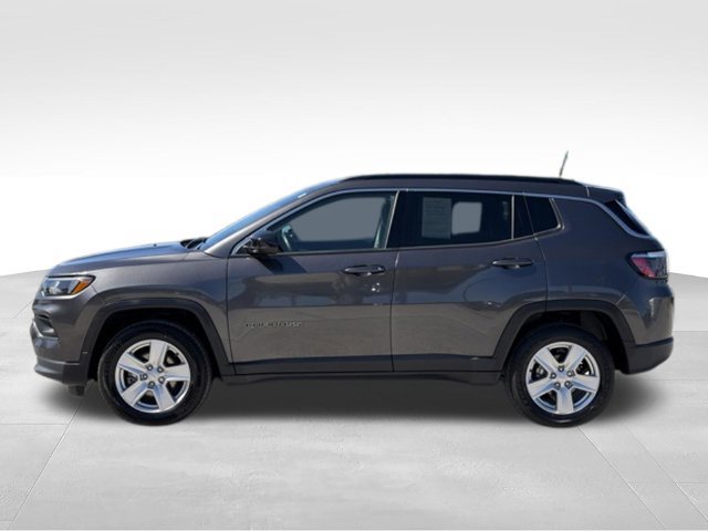 Used 2022 Jeep Compass Latitude w/ Convenience Group AWD/4WD image 2