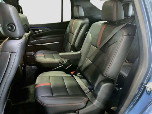 Used 2024 Chevrolet Traverse RS AWD/4WD image 26