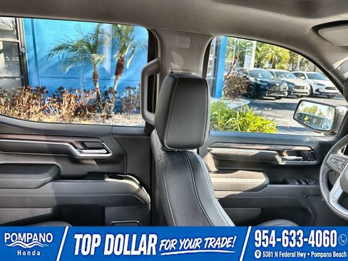 Used 2023 GMC Sierra 1500 SLT w/ SLT Premium Plus Package AWD/4WD image 19