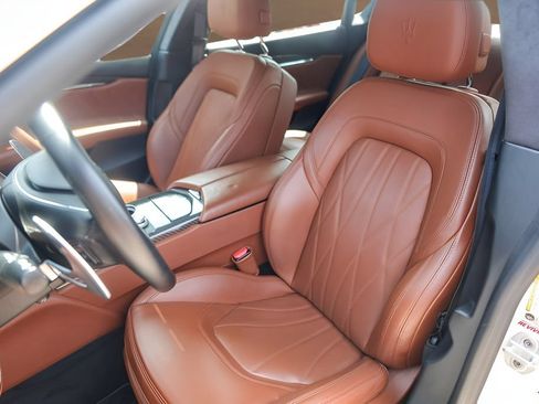 Used 2019 Maserati Quattroporte GTS GranLusso RWD image 38