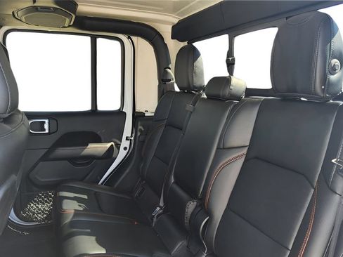 Used 2023 Jeep Gladiator Mojave w/ LED Lighting Group AWD/4WD image 29