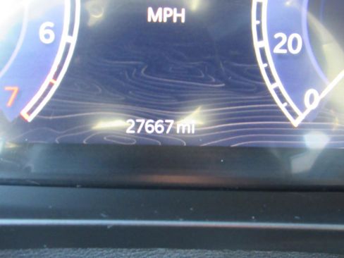 Used 2023 Jeep Grand Cherokee Altitude image 6