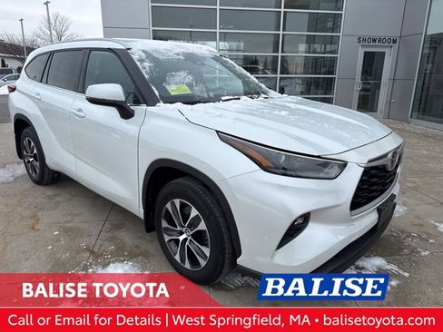 Used 2022 Toyota Highlander XLE image 1