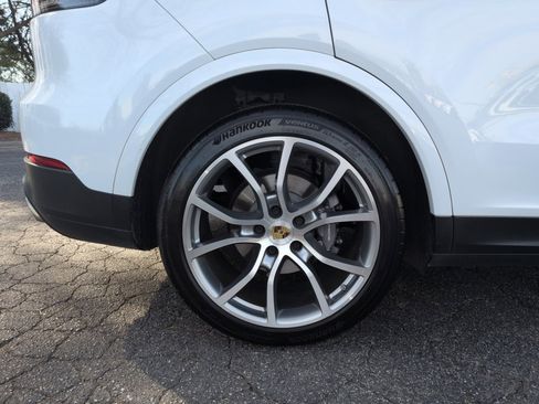 Used 2019 Porsche Cayenne image 23